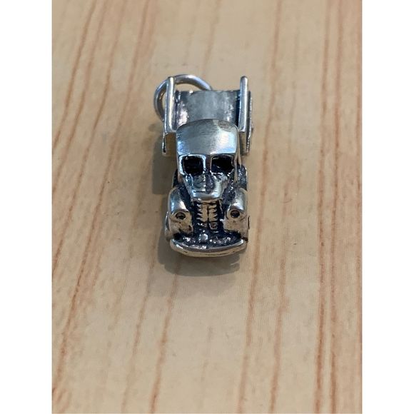 .925 Vintage Moveable Truck Sterling Silver Jewelry Charm - Picture 1 of 7